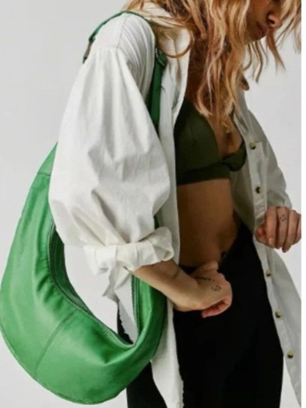 Idle Hands Sling in Putt Putt
Green
FREE PEOPLE
Color: Putt Putt Green